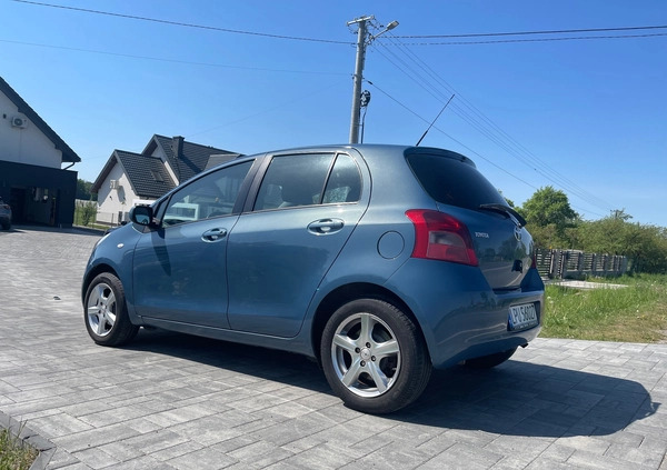 Toyota Yaris cena 18889 przebieg: 116000, rok produkcji 2007 z Puławy małe 301